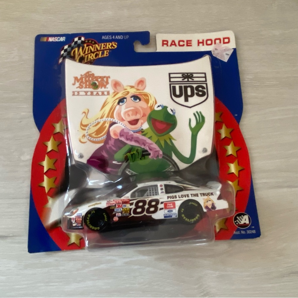 NEW Dale Jarrett Muppets NASCAR Diecast 2002 Retro Racing Collectible Sealed